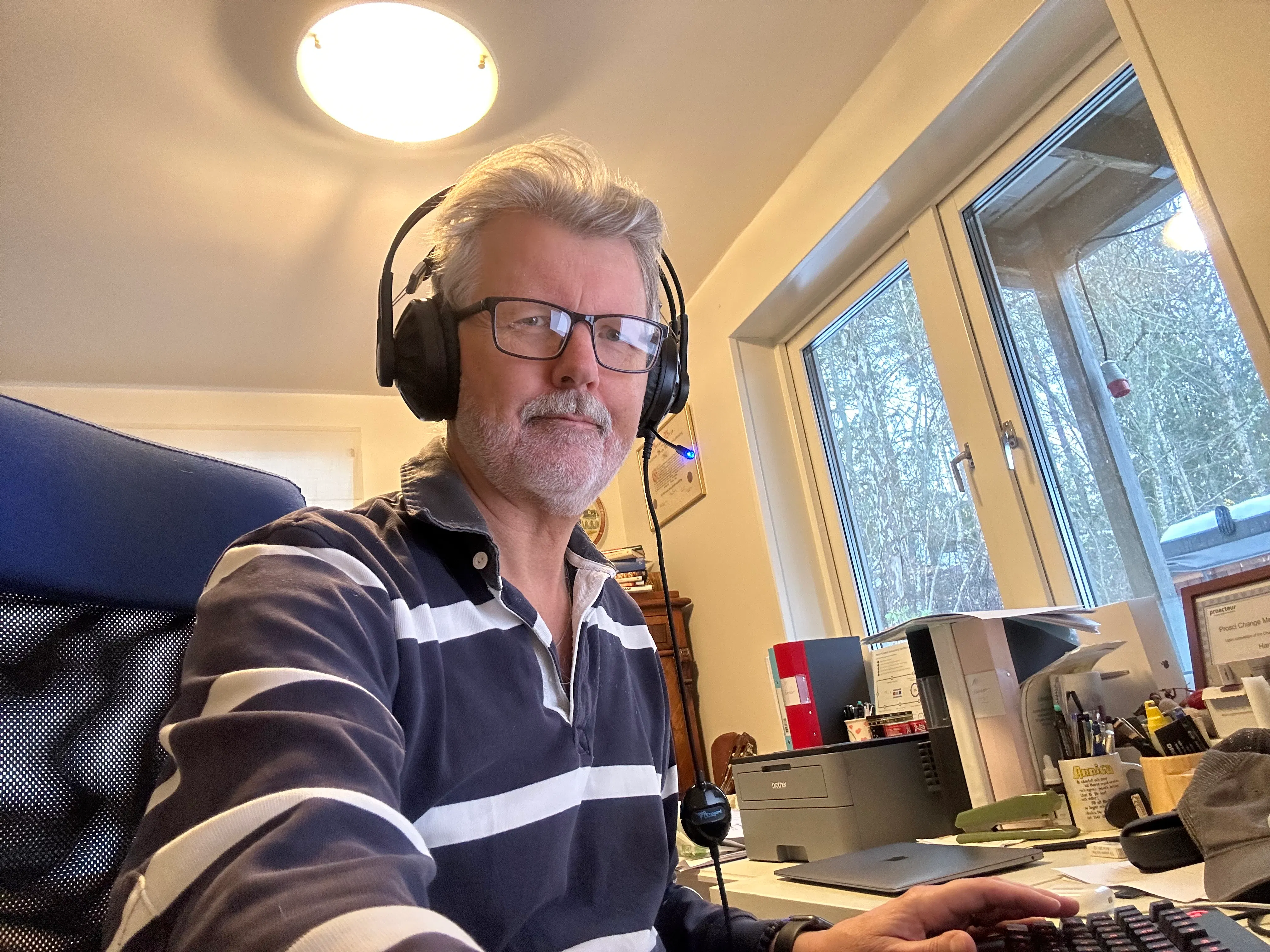 Fredagens arbete innebär att man får sitta i källaren